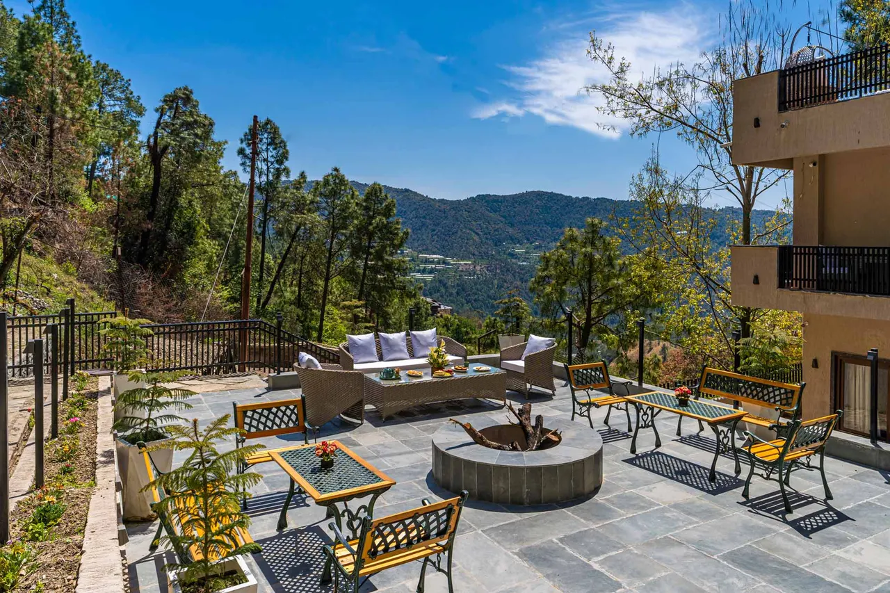 Villa AnVira — terrace and firepit overlooking the valley